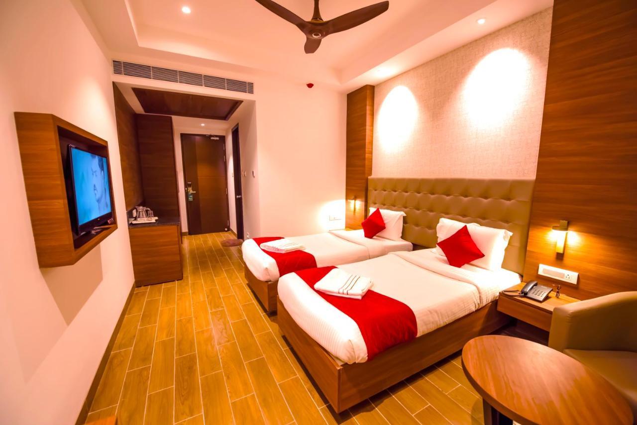 Hotel Annamalai Bahur Ngoại thất bức ảnh